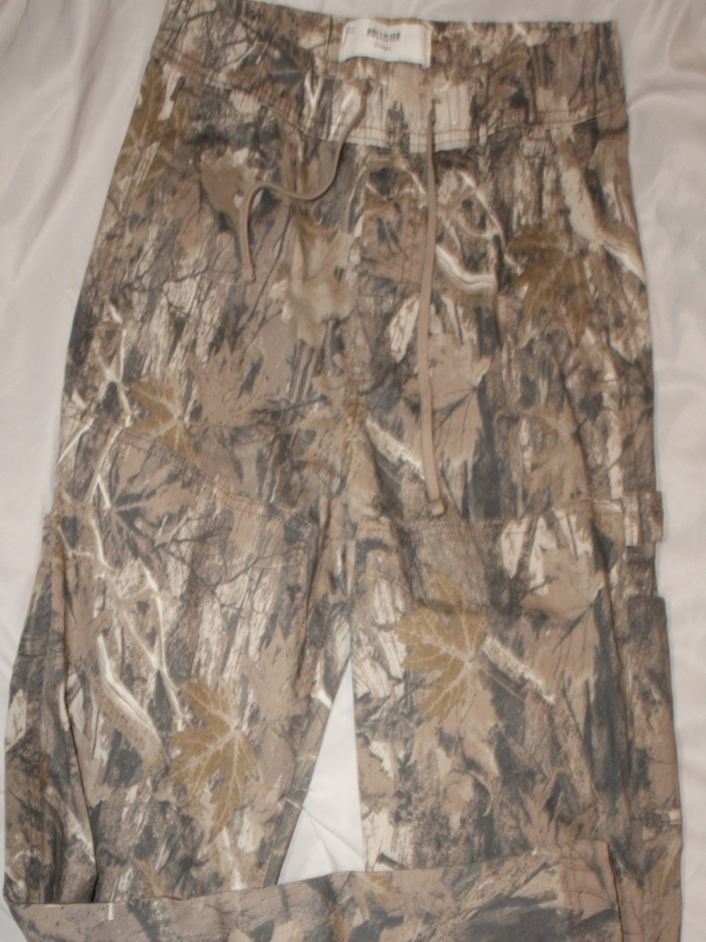 Hollister small mens camo cargos